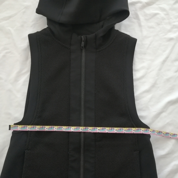 Lululemon The Spaces in Between Black Mesh Vest with Hood Small - Picture 14 of 16